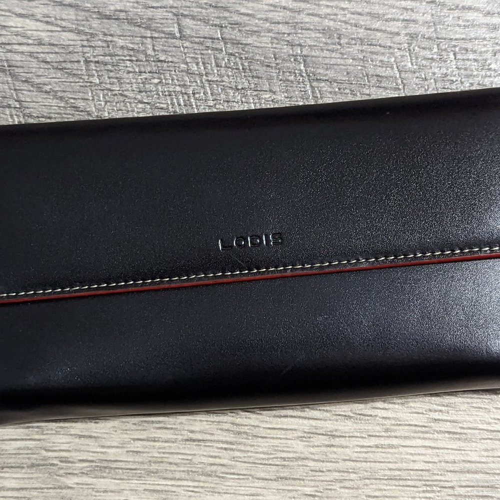 Lodis black Audrey wallet VGUC.